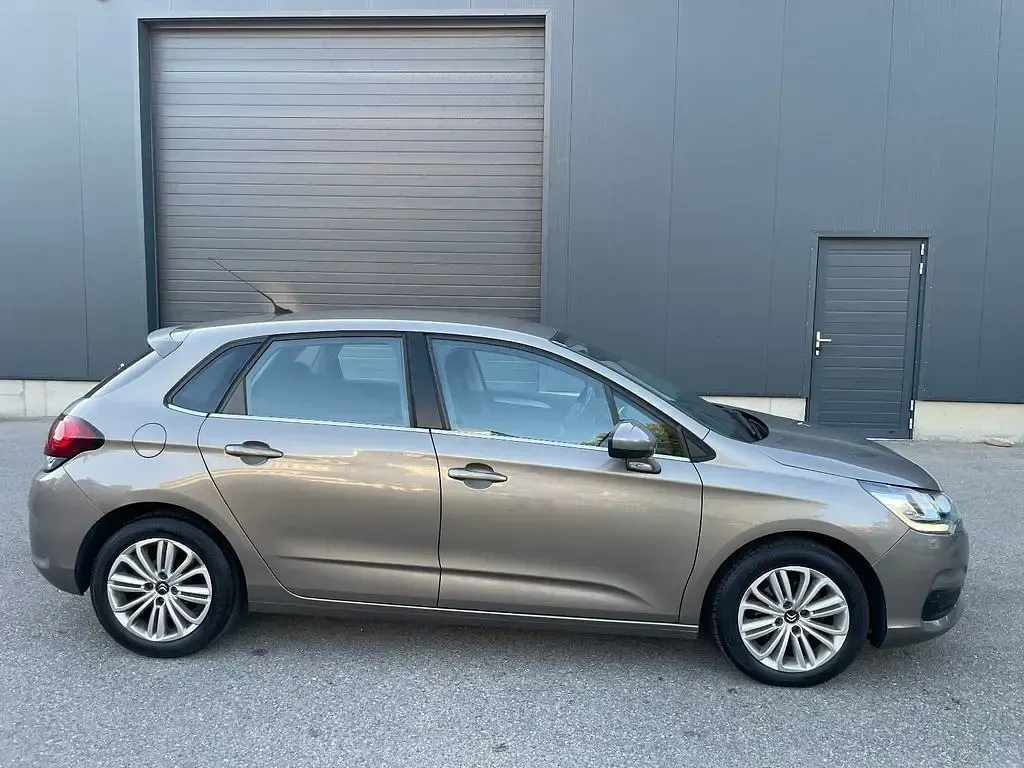 Gebraucht Citroën C4 Start 99 PS (72 kW) 2016 Grau Limousine