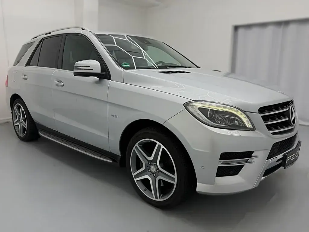 Gebraucht Mercedes ML350 AMG line 258 PS (189 kW) 2012 Silber SUV