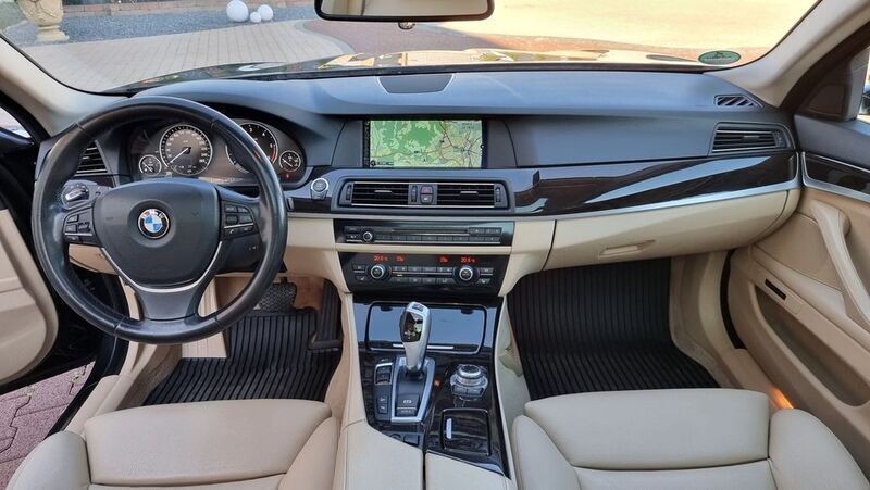 Schwarz Gebraucht 2012 BMW 525 Comfort Edition Kombi | 21.900 € - Bild 1/4