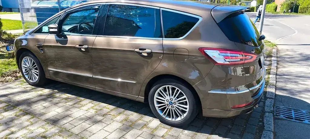 Gebraucht Ford S-MAX Vignale 179 PS (131 kW) 2017 Braun Van / Kleinbus