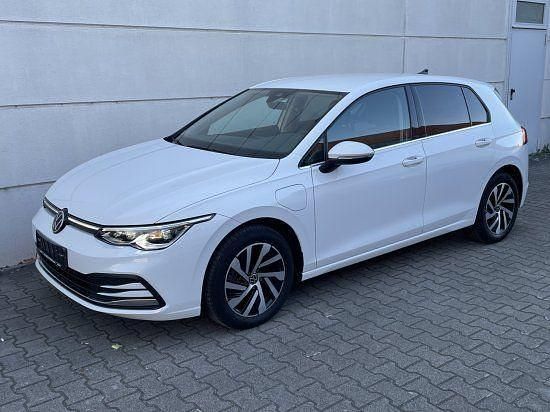 Gebraucht VW Golf VIII Style 204 PS (150 kW) 2022 Pure white Limousine
