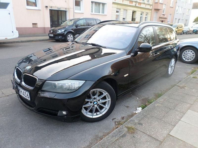 Gebraucht BMW 320 Performance 184 PS (135 kW) 2011 Schwarz Kombi
