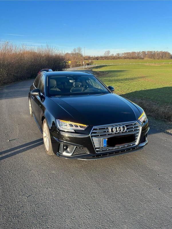 Schwarz Gebraucht 2019 Audi A4 S-Line Kombi | 28.000 € (Fairer Preis) - Bild 1/4