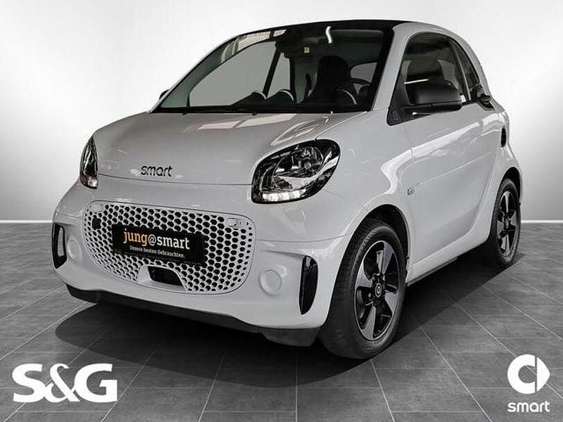 Bodypanels in white Gebraucht 2021 Smart ForTwo Electric Drive Kleinwagen | 10.890 € (Etwas zu teuer) - Bild 1/4