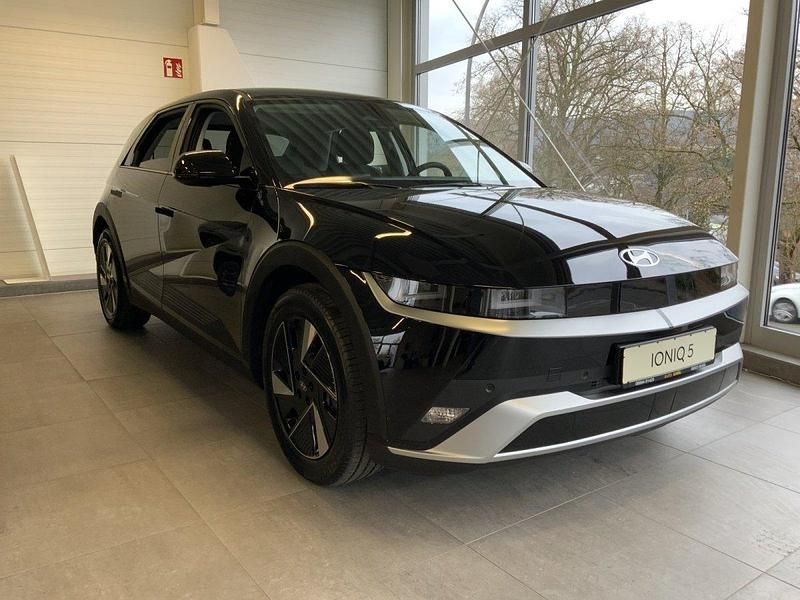 Schwarz Neu 2025 Hyundai Ioniq 5 SUV | 46.850 € (Fairer Preis) - Bild 1/4