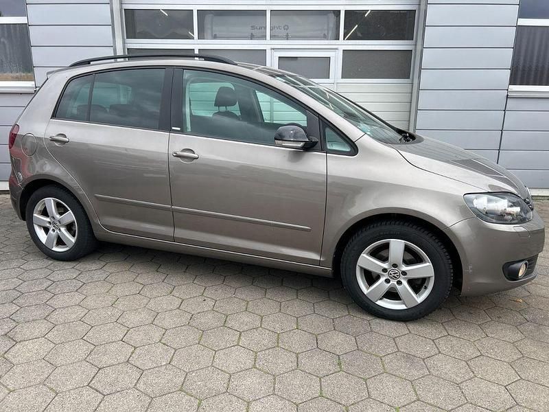 Gebraucht VW Golf VII Style 105 PS (77 kW) 2012 Braun Limousine