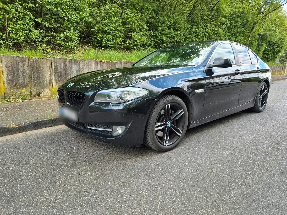 Second-hand BMW 525 184 CP (135 kW) 2012 Negru Berlinǎ