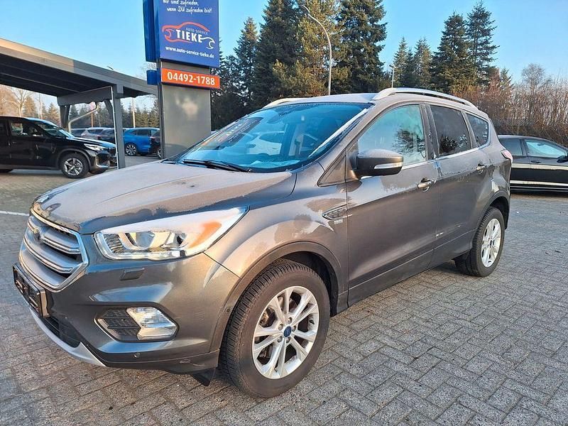 Grau Gebraucht 2017 Ford Kuga Titanium SUV | 15.990 € (Fairer Preis) - Bild 1/4