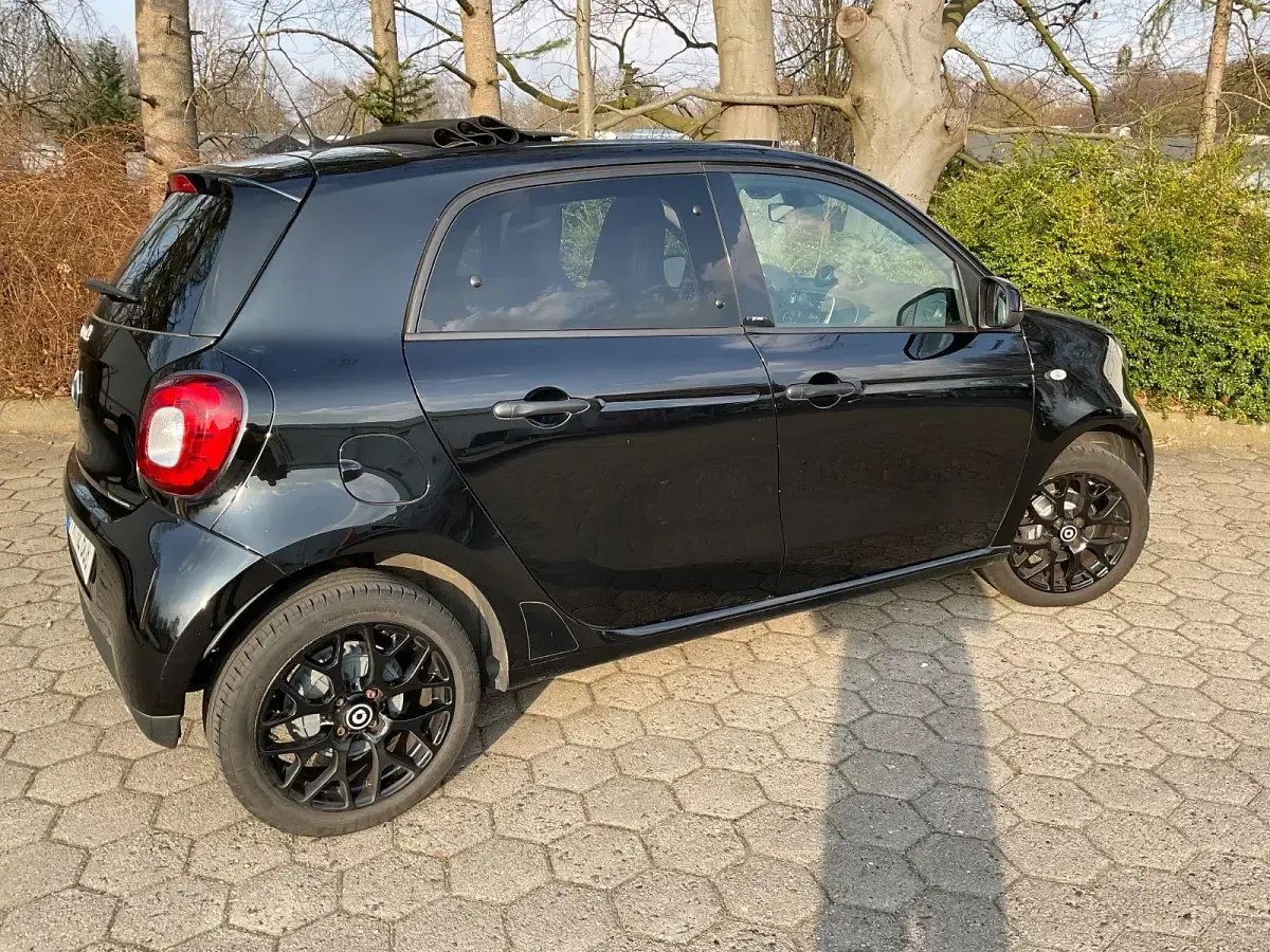 Używany Smart ForFour Prime 71 KM (52 kW) 2016 Czarny Hatchback
