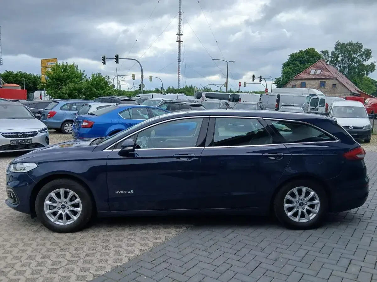 Gebraucht Ford Mondeo 140 PS (102 kW) 2019 Blau Kombi