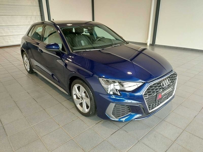 Blau Gebraucht 2021 Audi A3 Sportback S-Line Limousine | 22.670 € (Fairer Preis) - Bild 1/4