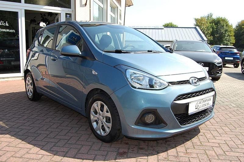 Blau Gebraucht 2016 Hyundai i10 Trend Kleinwagen | 7.590 € (Fairer Preis) - Bild 1/4