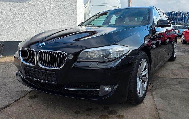 Gebraucht BMW 520 184 PS (135 kW) 2011 Schwarz Limousine
