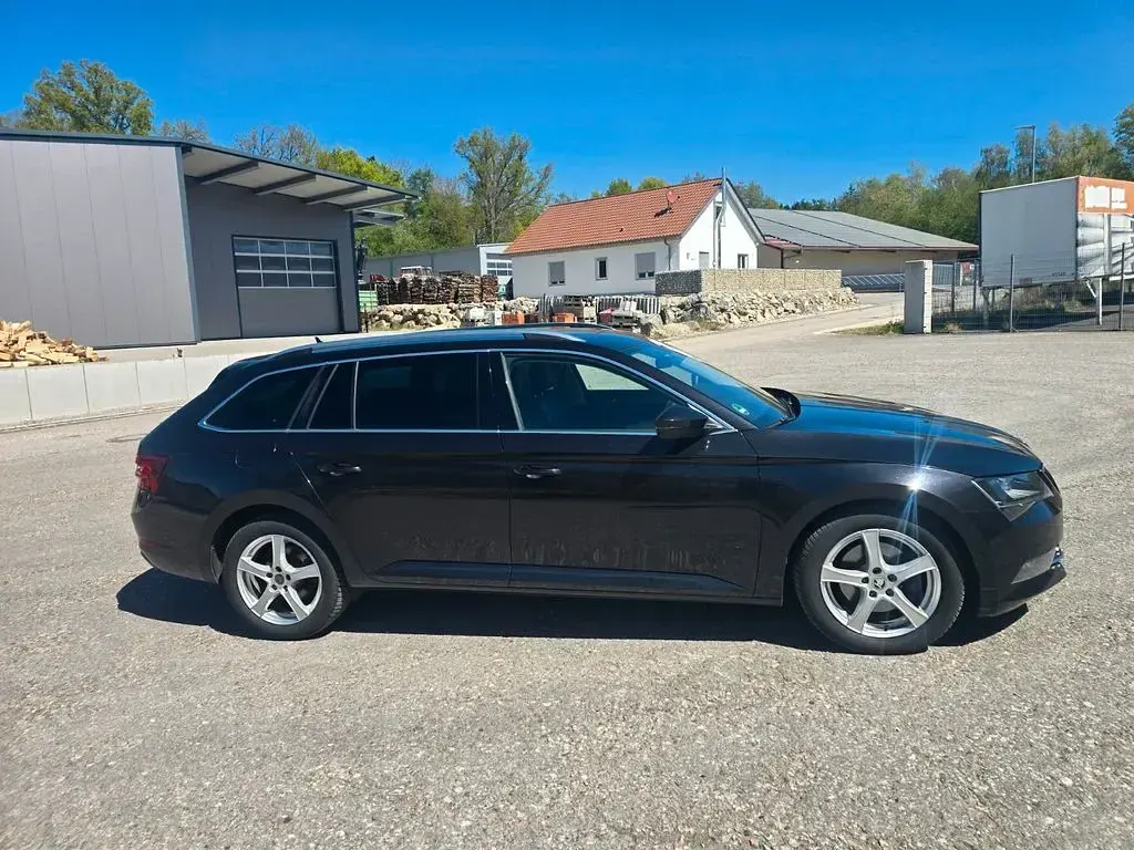 Gebraucht Skoda Superb 190 PS (139 kW) 2017 Schwarz Kombi