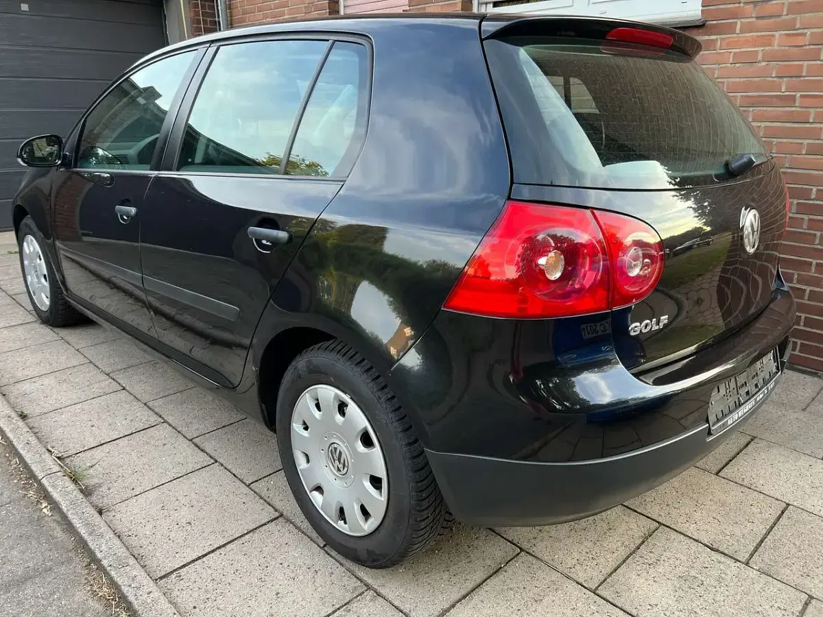 Gebraucht VW Golf IV Trendline 75 PS (55 kW) 2004 Schwarz Limousine