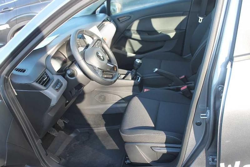 Gebraucht Mitsubishi Colt Basis 67 PS (49 kW) 2025 Grau Limousine