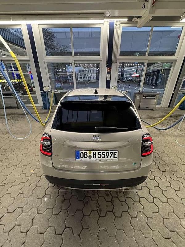 Gebraucht Fiat 600 La Prima 114 kW (156 PS) 2023 Grau SUV