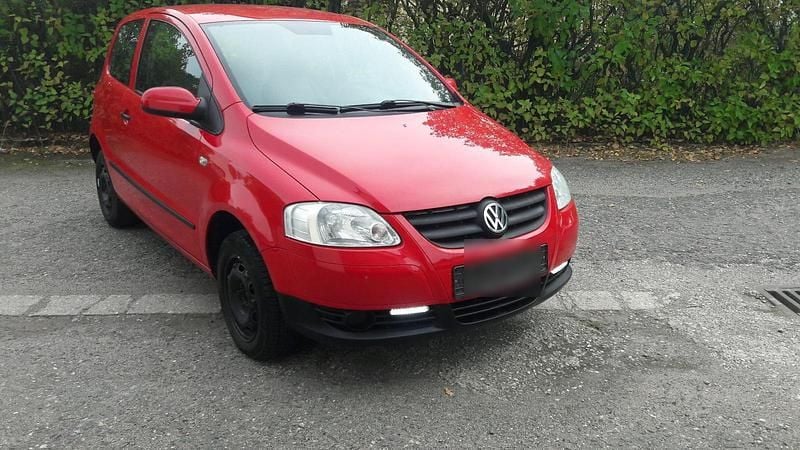 Rot Gebraucht 2008 VW Fox Kleinwagen | 1.700 € (Fairer Preis) - Bild 1/4