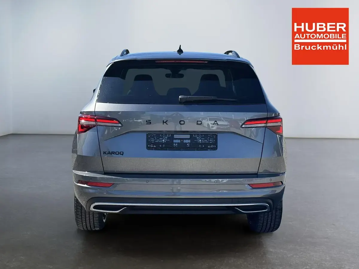 Neu Skoda Karoq SportLine 190 PS (139 kW) 2026 Graphite grau metallic SUV
