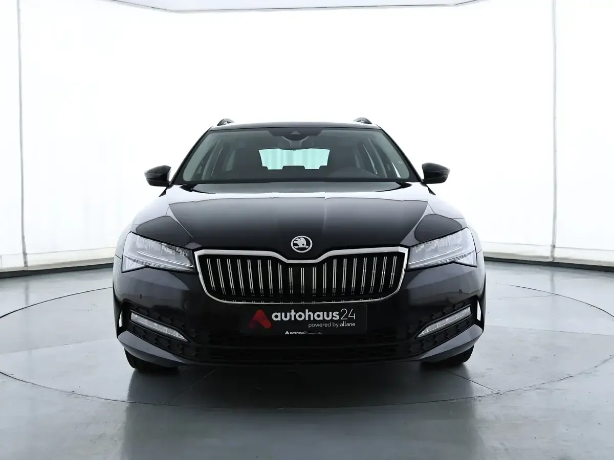 Gebraucht Skoda Superb Ambition 150 PS (110 kW) 2022 Schwarz Kombi