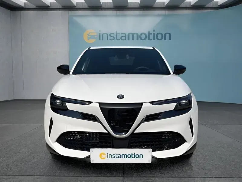 Gebraucht Alfa Romeo Junior 136 PS (100 kW) 2025 Weiß SUV