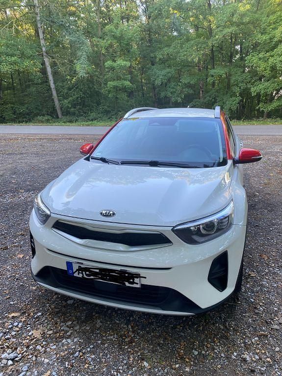 Weiß Gebraucht 2021 Kia Stonic Vision SUV | 13.500 € (Superpreis) - Bild 1/4
