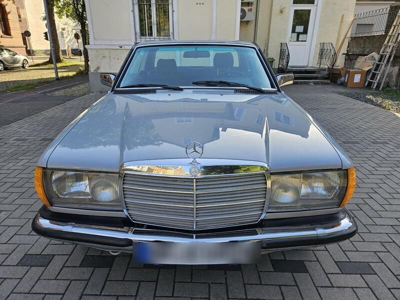 Grau Gebraucht 1983 Mercedes 280 Coupé | 28.750 € - Bild 1/4
