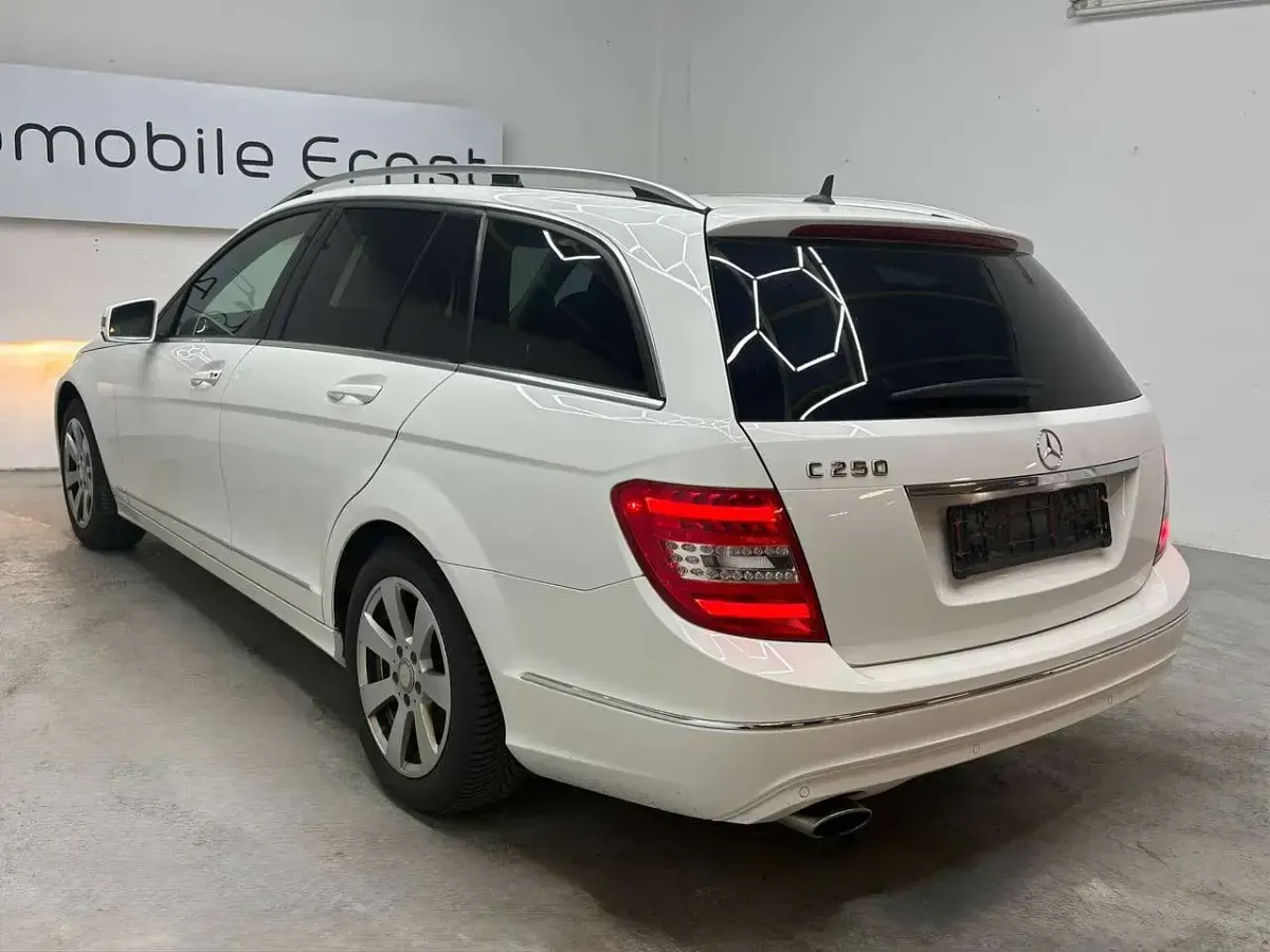 Gebraucht Mercedes C250 204 PS (150 kW) 2013 Polarweiss  unilack Kombi