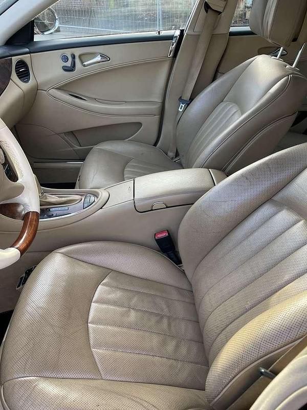 Gebraucht Mercedes CLS320 224 PS (164 kW) 2007 Rot Coupé