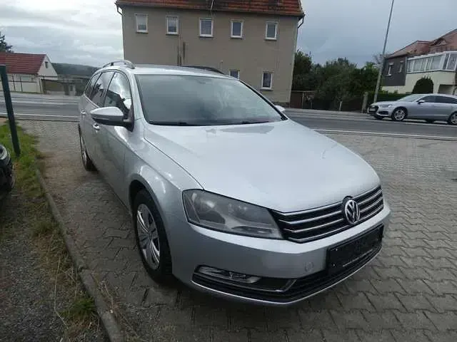 Gebraucht VW Passat Trendline 150 PS (110 kW) 2011 Kombi