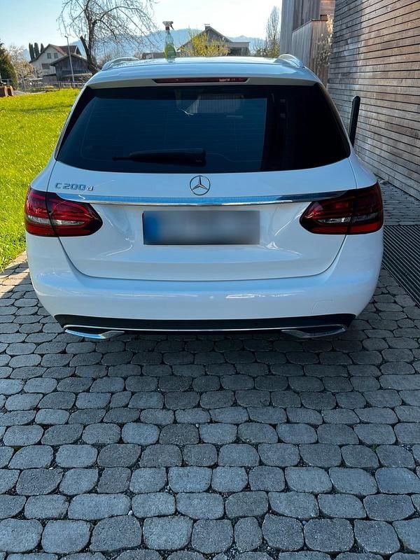 Gebraucht Mercedes E200 160 PS (117 kW) 2019 Weiß Kombi