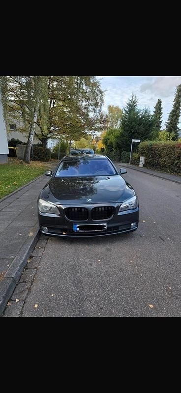 Gebraucht BMW 730 245 PS (180 kW) 2010 Grau Limousine