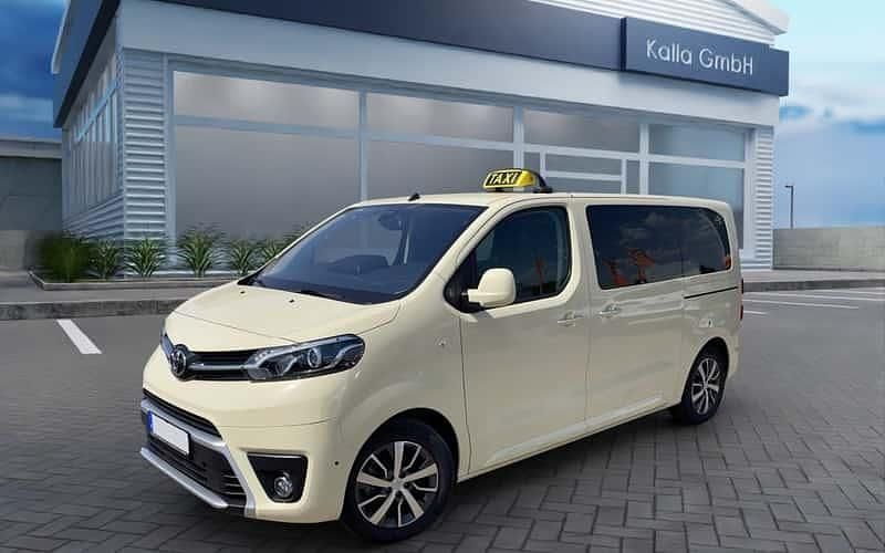 Weiß Gebraucht 2024 Toyota Proace Verso Team Kombi | 66.133 € - Bild 1/4