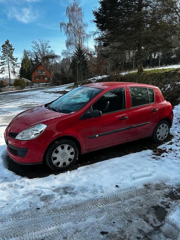 Gebraucht Renault Clio II 75 PS (55 kW) 2006 Rot Kleinwagen