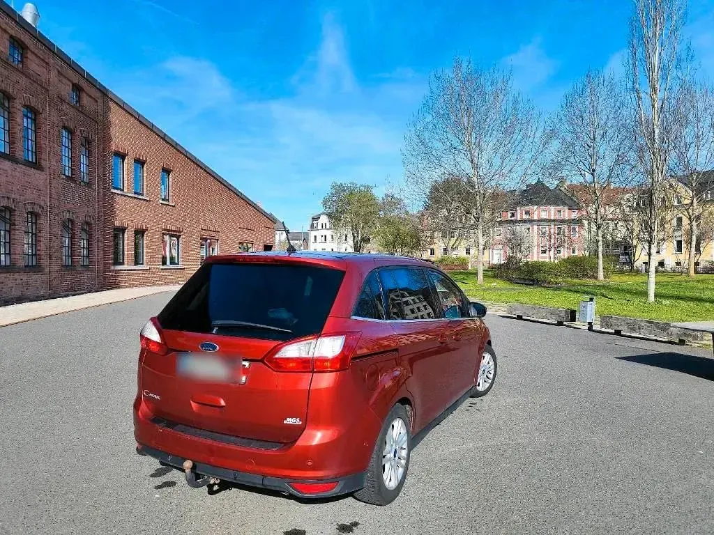Gebraucht Ford Grand C-Max Titanium 150 PS (110 kW) 2018 Rot Van / Kleinbus