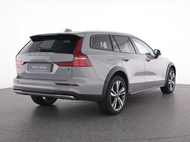 Gebraucht Volvo V60 CC 145 PS (106 kW) 2023 Kombi