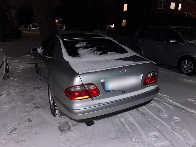 Gebraucht Mercedes CLK320 218 PS (160 kW) 1998 Silber Coupé