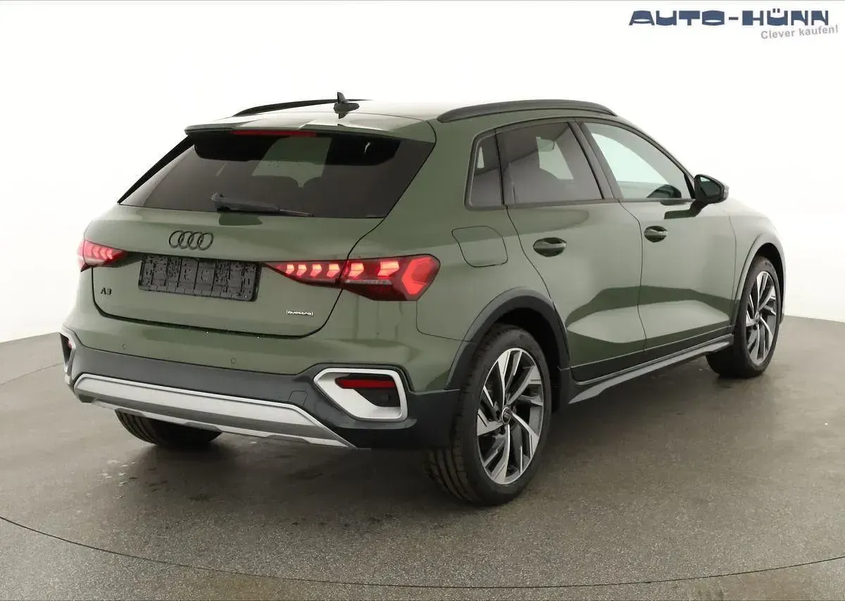 Neu Audi A3 Ambiente 204 PS (150 kW) 2026 Distriktgrün metallic SUV