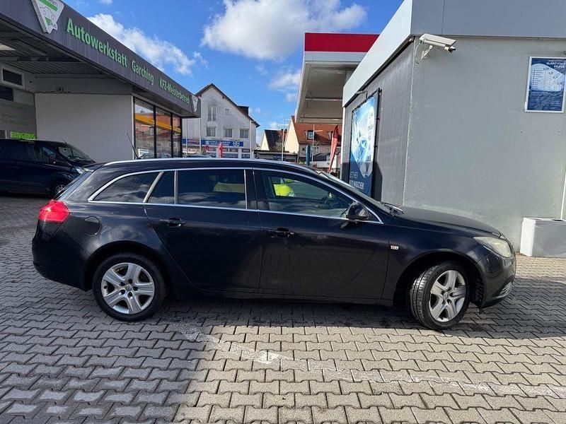 Gebraucht Opel Insignia Cosmo 160 PS (117 kW) 2009 Schwarz Kombi