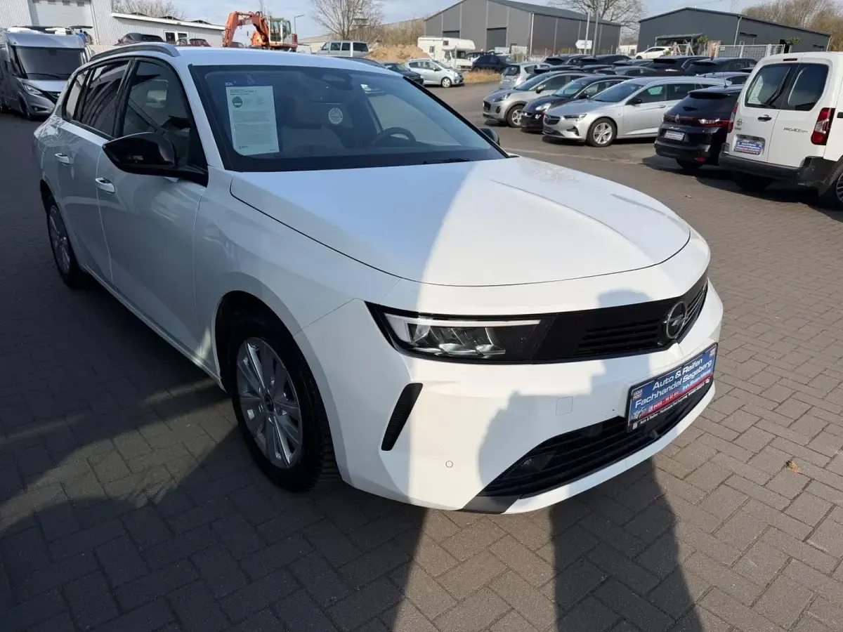 Gebraucht Opel Astra Elegance 131 PS (96 kW) 2023 Weiß Kleinwagen