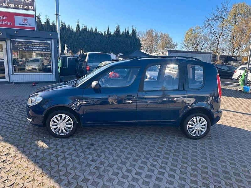 Gebraucht Skoda Roomster 70 PS (51 kW) 2011 Blau Van / Kleinbus