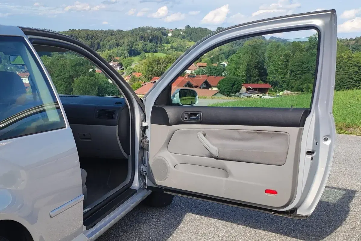 Gebraucht VW Golf IV 101 PS (74 kW) 1999 Silber Kleinwagen