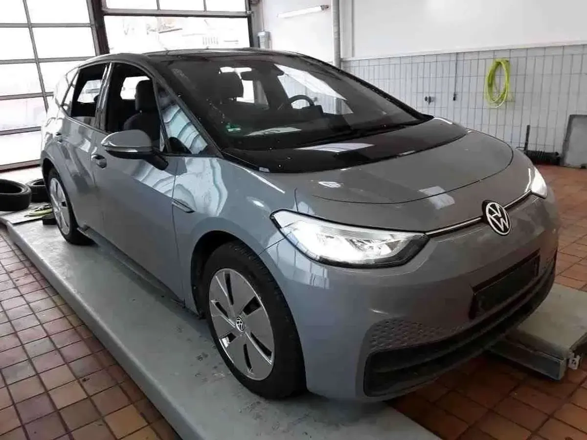 Gebraucht VW ID.3 Pro 106 kW (145 PS) 2022 Mondsteingrau Kleinwagen