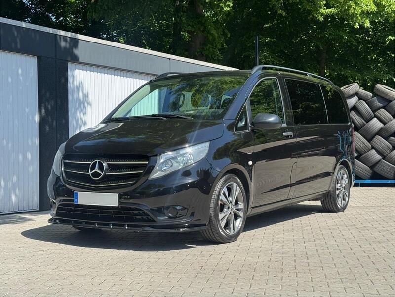 Schwarz Gebraucht 2017 Mercedes Vito Edition 1 Van / Kleinbus | 29.898 € - Bild 1/4