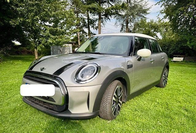 Silber Gebraucht 2023 Mini Cooper Classic Kleinwagen | 24.550 € (Fairer Preis) - Bild 1/4