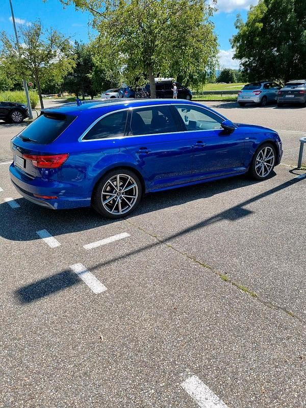 Blau Gebraucht 2017 Audi A4 Exclusive Kombi | 23.700 € (Fairer Preis) - Bild 1/4