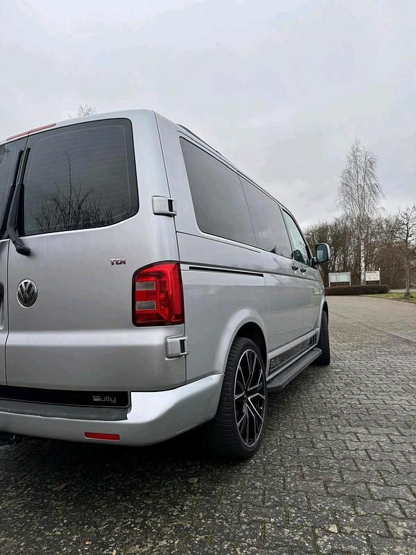 Gebraucht VW T5 130 PS (95 kW) 2008 Silber Van