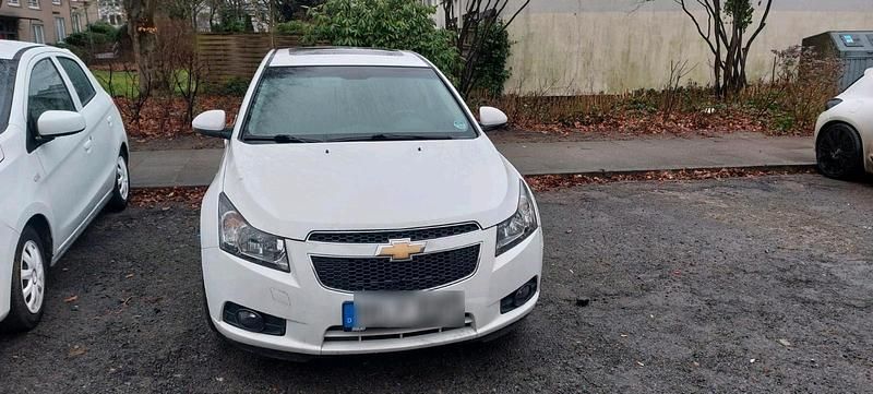 Weiß Gebraucht 2012 Chevrolet Cruze Limousine | 3.600 € - Bild 1/4