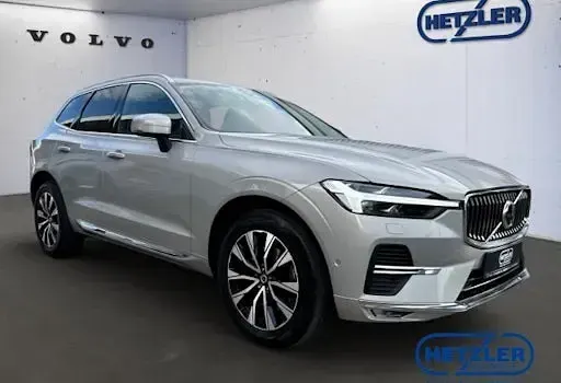 Gebraucht Volvo XC60 Plus 197 PS (144 kW) 2023 Silver dawn / metallic SUV
