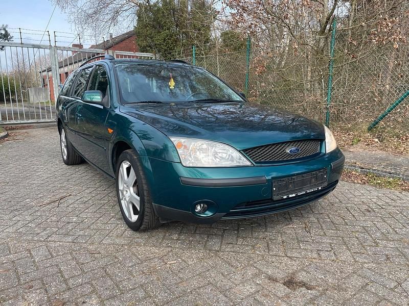 Gebraucht Ford Mondeo 125 PS (91 kW) 2001 Braun Kombi